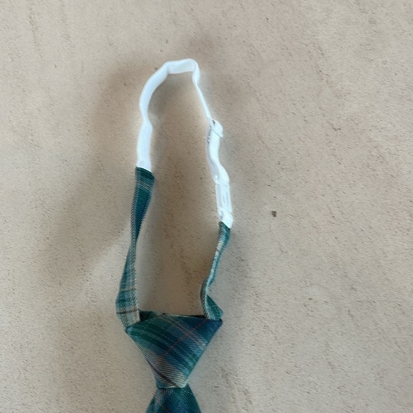 Little Boys green plaid adjustable tie. - Picture 3 of 5